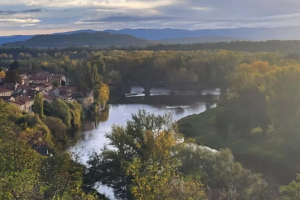 Chalet Zen Avec Son Jacuzzi Et Jardin Villa Pont-du-Chateau Holiday home