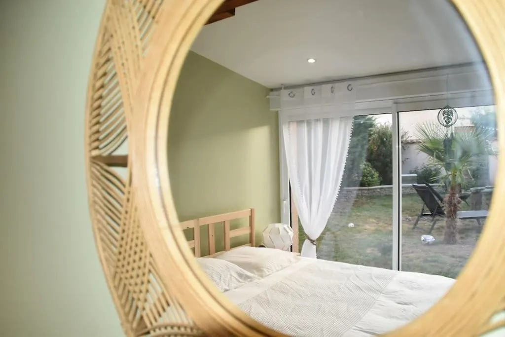 Chalet Zen Avec Son Jacuzzi Et Jardin Villa Pont-du-Chateau 0*,